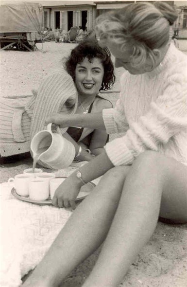 Photo:Rhea Wasley and Valerie Burns drinking tea on the beach