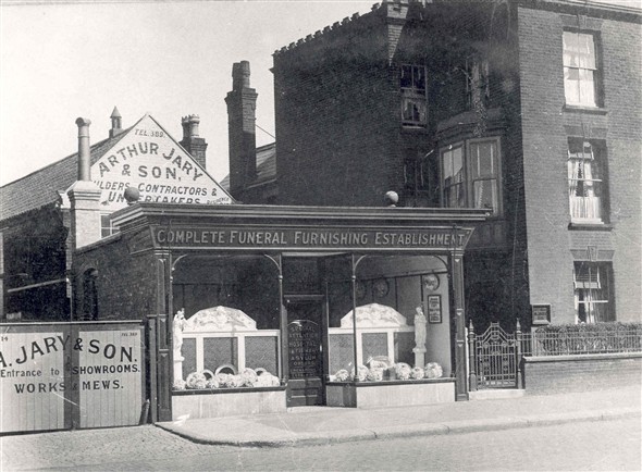 Photo:Arthur Jary building on Northgate Street, Great Yarmouth, c. 1910