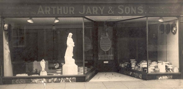 Photo:Close up of the Gorleston branch shop front, c. 1950