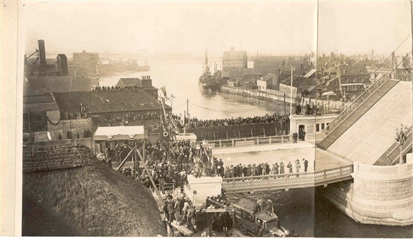 Photo:Opening of Haven Bridge