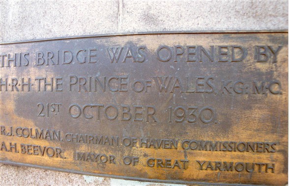 Photo:Plaque on Haven Bridge