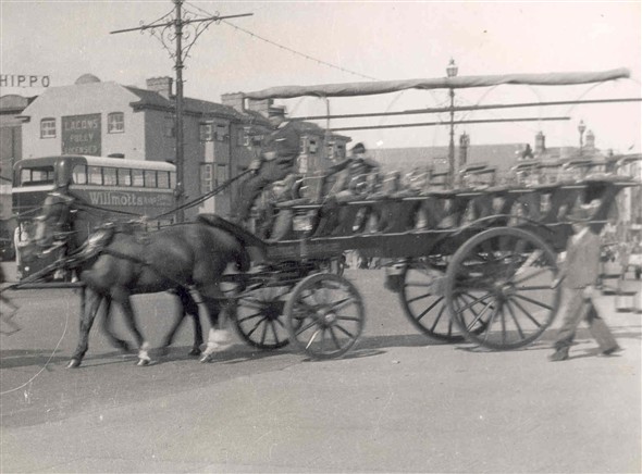 Photo:Photograph of Horse-drawn carriage, which took sightseers to Oulton Broad and elsewhere