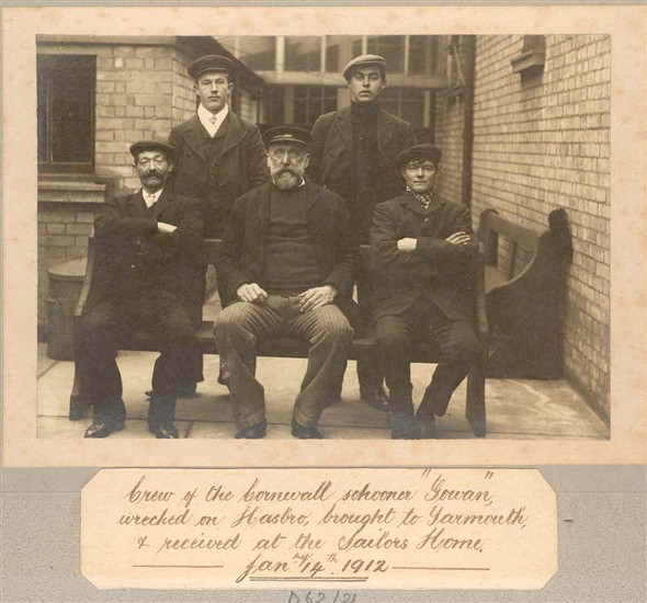 Photo:Crew of Cornish Schooner 'Gowan' wrecked on Happisburgh Sands - January 14th 1912