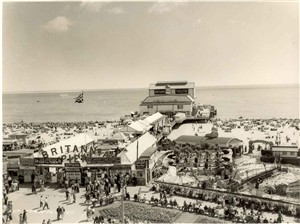 Photo:Joyland next to Britannia Pier, in the late fifties