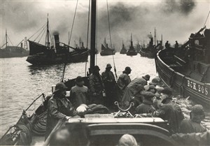 Photo:Lifeboat on the Yare, c1910s?