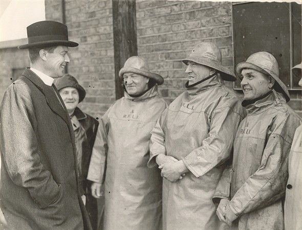 Photo:Gorleston Lifeboat Crew, 1939, with Gorleston Vicar, Rev D Dick