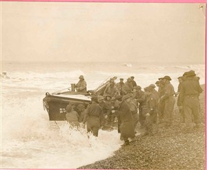 Photo:Lifeboat with service personnel in wartime, c1939-45?