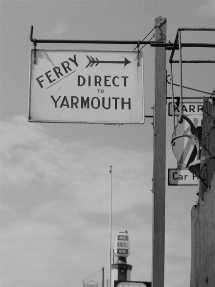 Photo:Ferry Sign