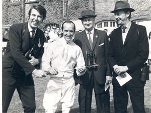 Photo:Yarmouth Races 1969 - Leslie Crowther presenting whip to winning jockey - Joe Mercer