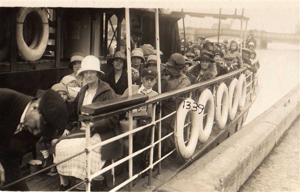 Photo:the cobholm ferrying passegers to gorleston