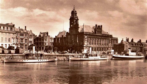 Photo:town hall quay