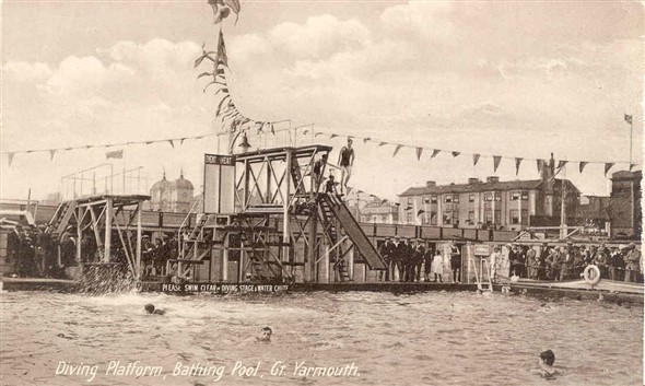 Photo:Postcard showing the swimming pool and high board