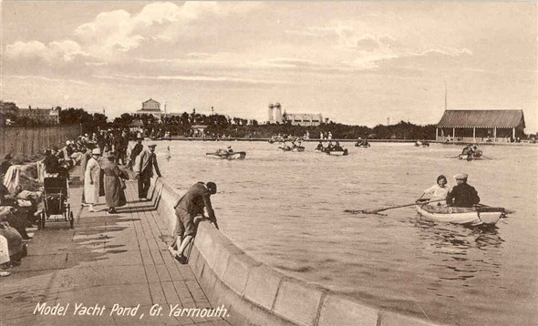 Photo:Postcard showing the Boating Lake