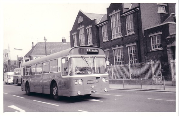 Photo:No 40 (GEX 740F) outside the Hospital School, Market Place