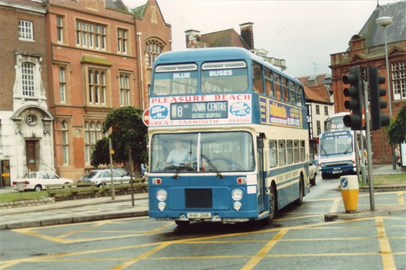 Photo:No 39 (RVF 39R) passing along Hall Quay with the GPO in the background (left)