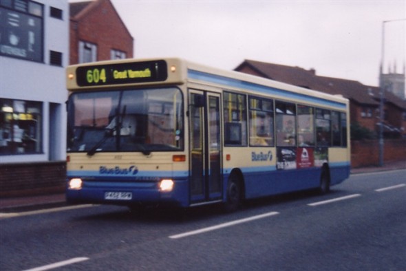 Photo:No 452 (R452 RPW) First Bus Dennis Dart passing along Fullers Hill
